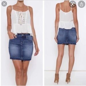 KANCAN LOS ANGELES (JUNIORS) DENIM RAW FRINGE HEM MINI SKIRT SIZE 11